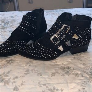 NEVER BEEN WORN NWT booties